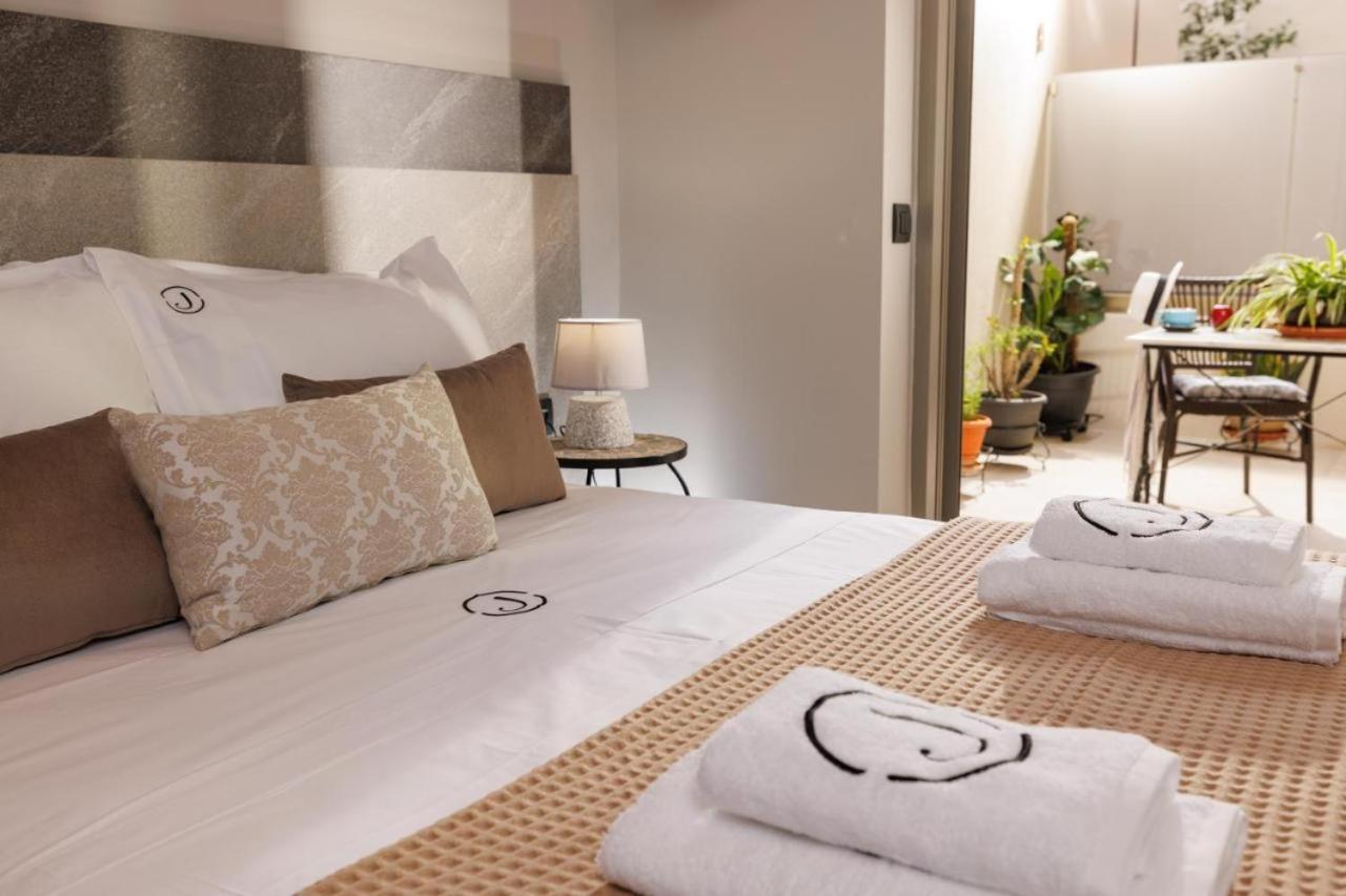 Jolly Suites Heraklion Exterior foto